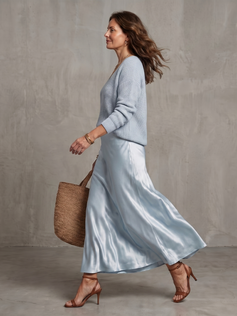 Luciana | Ensemble jupe satinée coupée dans le biais pour l'automne et cape en maille