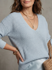 Luciana | Ensemble jupe satinée coupée dans le biais pour l'automne et cape en maille