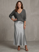 Luciana | Ensemble jupe satinée coupée dans le biais pour l'automne et cape en maille