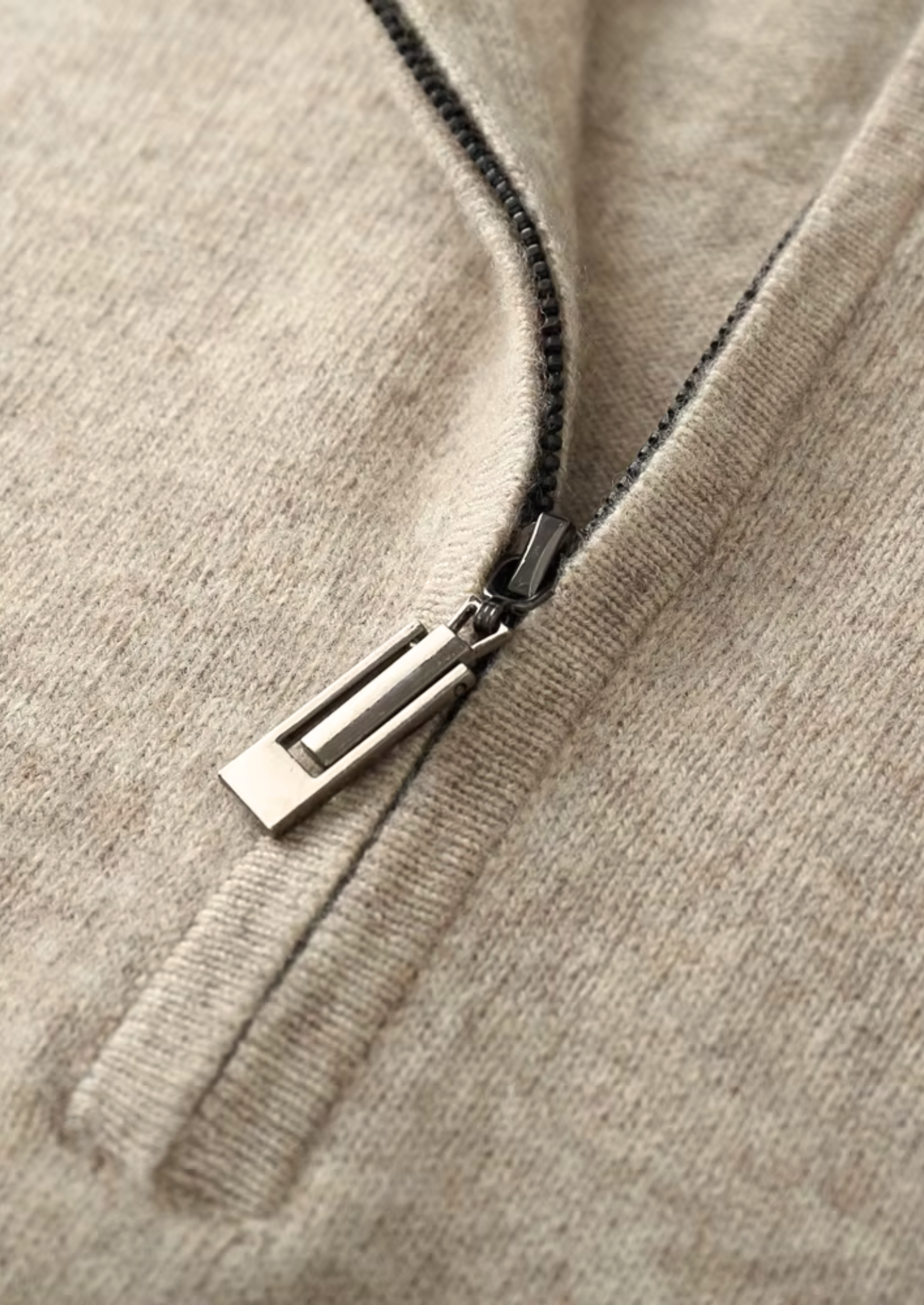 Suéter de lana de punto con media cremallera