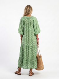 Mercedes | Robe midi imprimée avec manches trois-quarts et décolleté en V