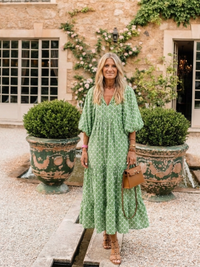 Mercedes | Robe midi imprimée avec manches trois-quarts et décolleté en V