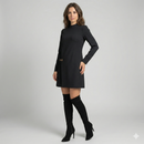 Vestido Sofisticado Línea A con Detalle Plisado y Cadena Dorada