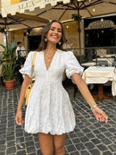 Vestido mini con mangas abullonadas