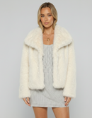 Victoria™ | Abrigo de pelo sintético