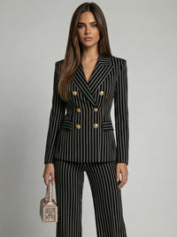 Victoria | Traje Diplomático elegante