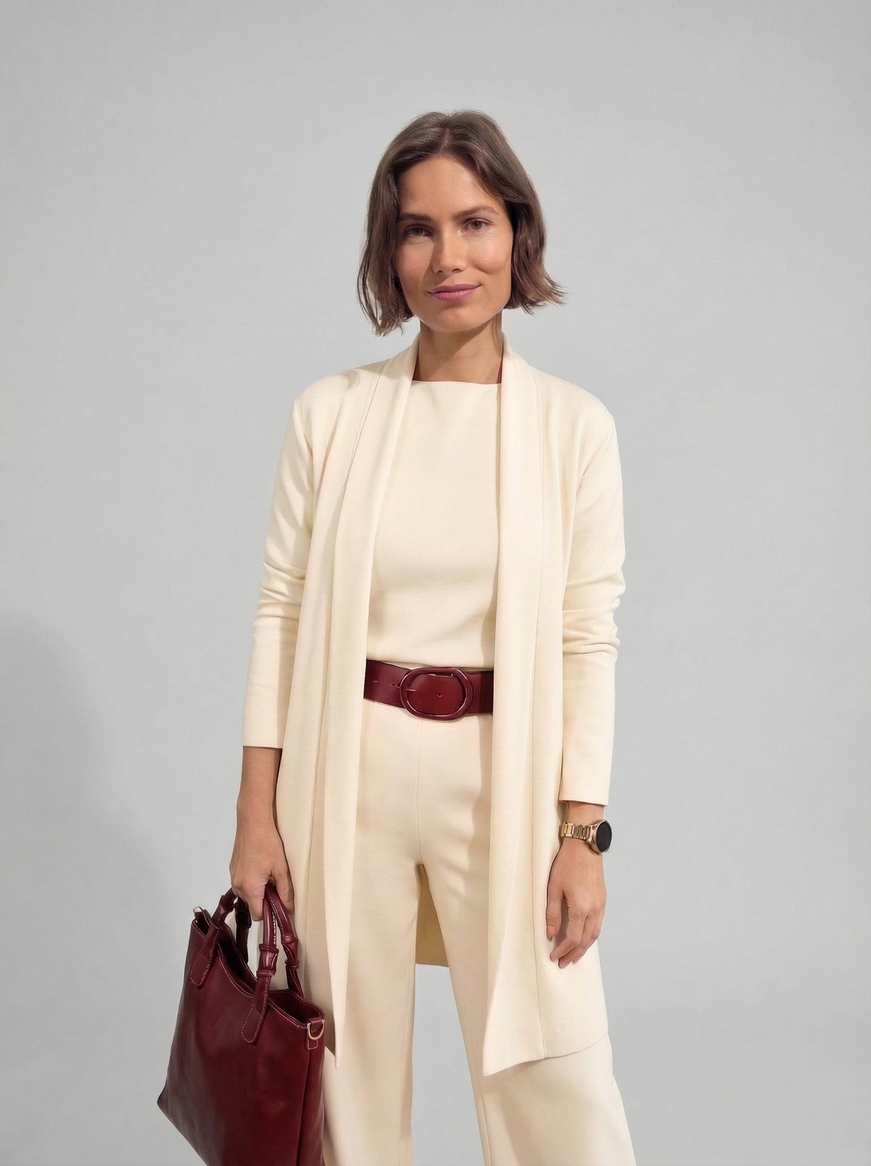 Ensemble Elena - cardigan long, top et pantalon.