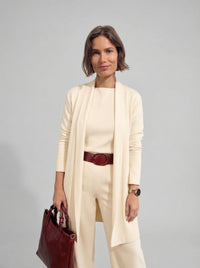 Ensemble Elena - cardigan long, top et pantalon.